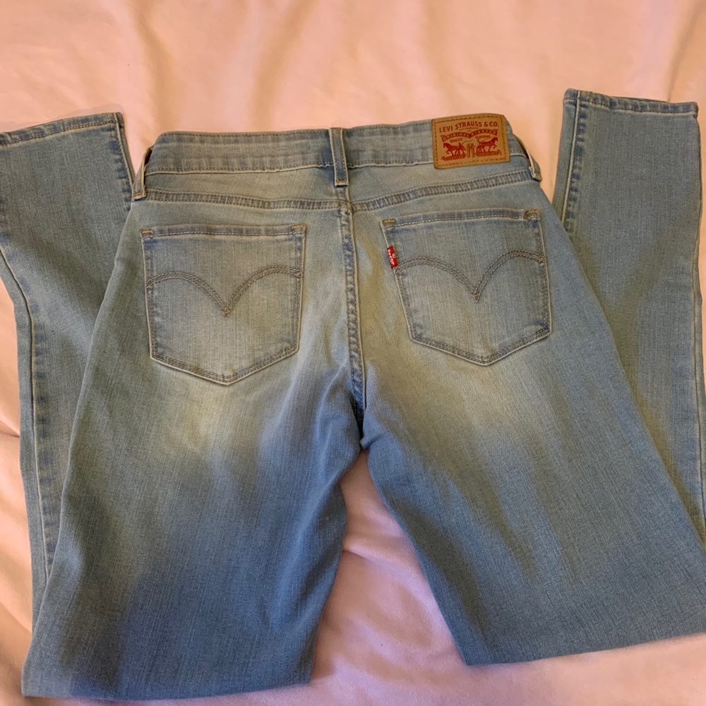 Levis - Picture 2 of 3